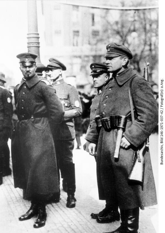 Hermann Ehrhardt (links), BArch / Bildarchiv (InC)